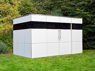 Gartenhaus Puuro mit zweiflügliger Schiebetür und umlaufendem Fensterband